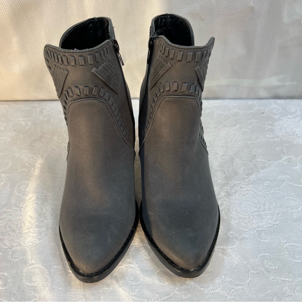Zigi SoHo Halyn Gray Vegan Detailed Stitching 3” Heel Pointed Toe Ankle Boots 8